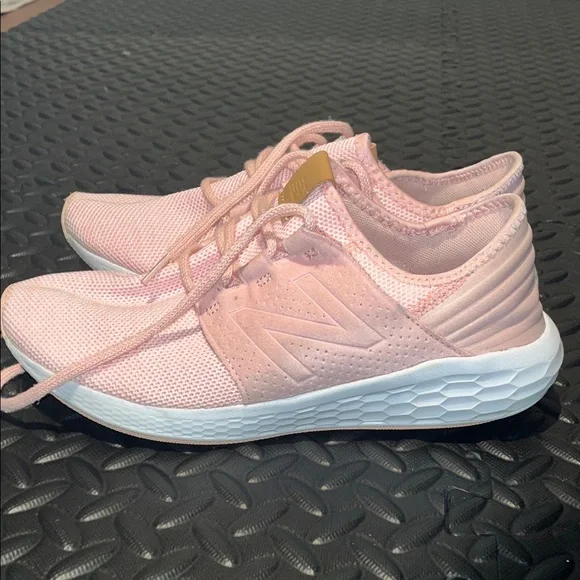 New Balance Fresh Foam Pink Womens 6.5 Running Shoes Casual - Picture 5 of 7